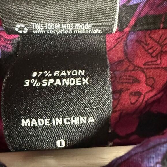 Disney Villians Womens Size 0 Large Button Front Shirt Red Black Long Sleeve - Picture 3 of 7